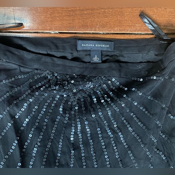 Silk and sequin embroidered layered flapper-style midi skirt - Picture 6 of 16